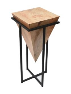 Pyramid-Corner-Stand