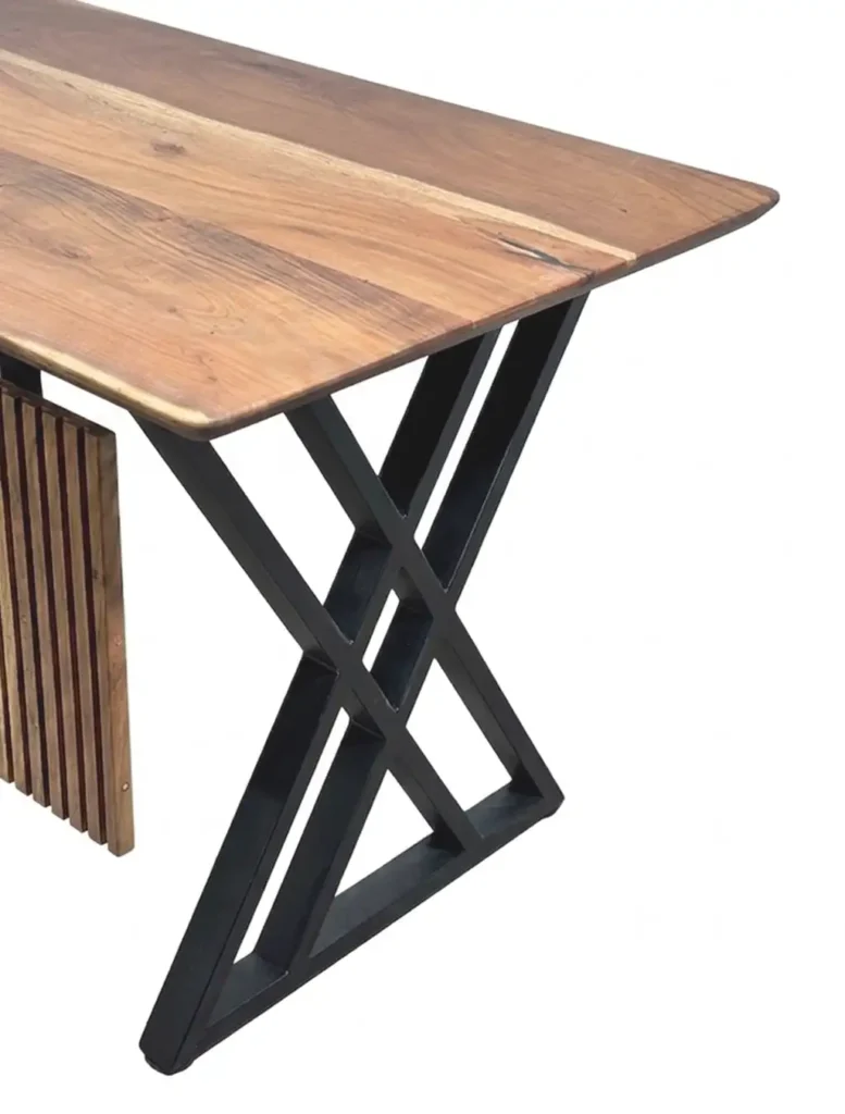 Comfortable Office Desks in Pakistan